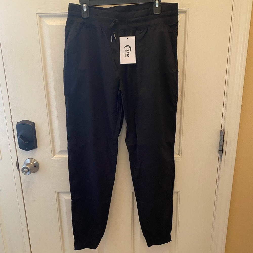 Zyia Black Trail Jogger 31”
